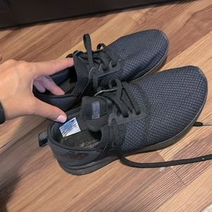 New balance tennis shoes size 7